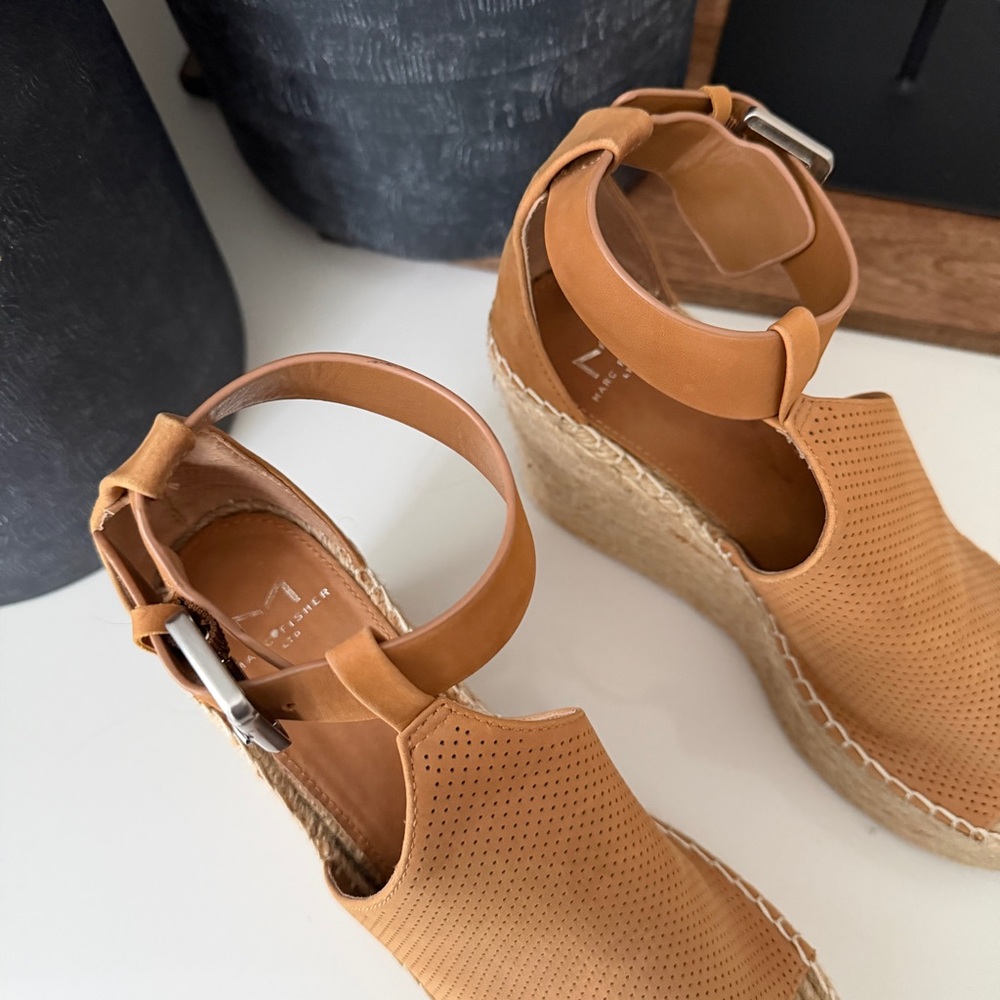 Marc fisher wedge sandals 8.5 - Picture 5 of 9